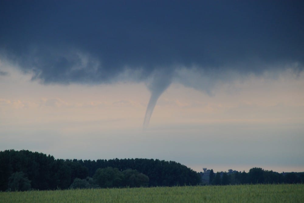 Tuba dans les environs d'Aubigny-au-Bac (Nord), le soir du 3 juin 2014. (c) Clément Duchatelet Tuba dans les environs d'Aubigny-au-Bac (Nord), le soir du 3 juin 2014. (c) Clément Duchatelet