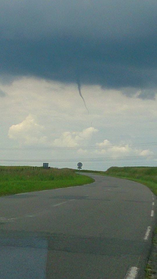 Tuba près de Haussy (Nord) le 29 mai 2014. (c) Valérie M, compte facebook Météo du Nord-Pas de Calais