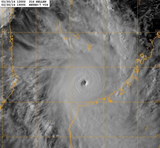 Le cyclone HELLEN en catégorie 4, entre Madagascar et Mozambique, le matin du 30 mars. source : Météosat Le cyclone HELLEN en catégorie 4, entre Madagascar et Mozambique, le matin du 30 mars. source : Météosat
