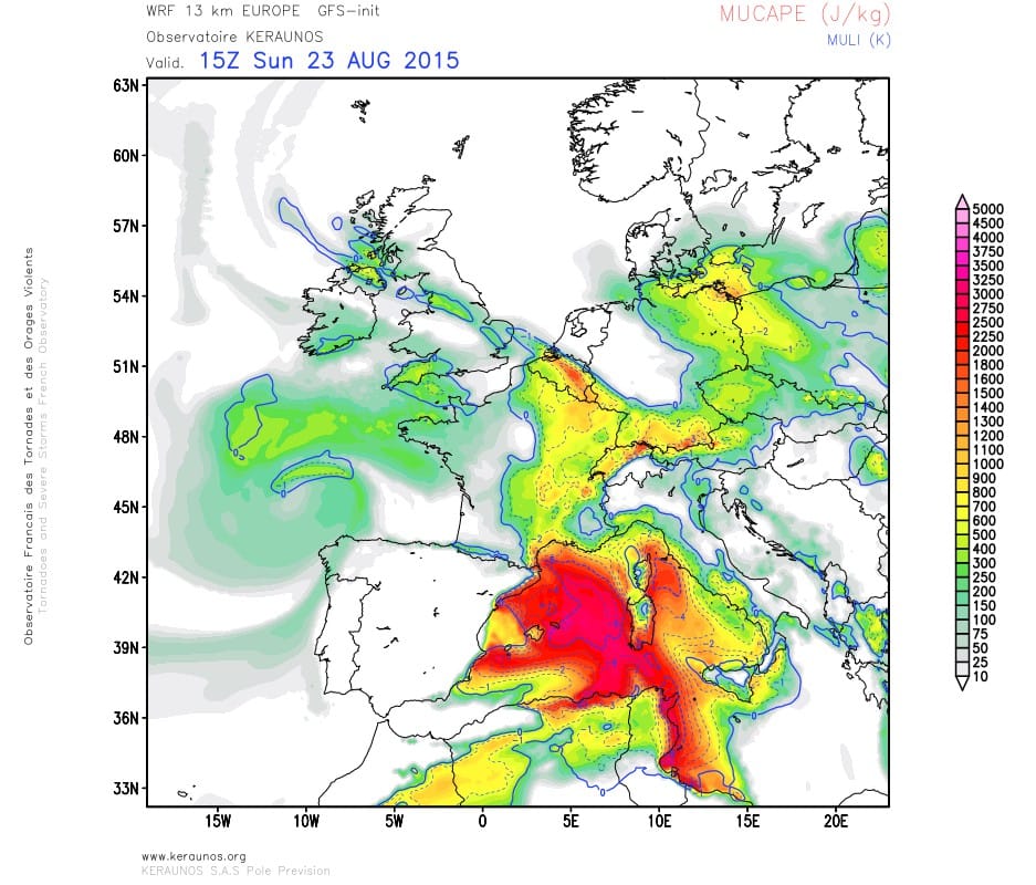 MUCAPE et MULI (instabilité), le 23 août 2015 à 17h locales. Modèle WRF 13 km Europe. Run du 23.08.2015 12Z. © KERAUNOS