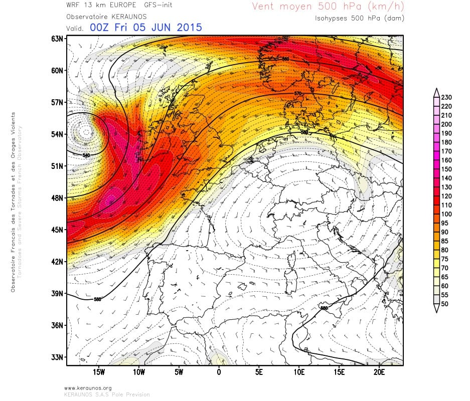 Géopotentiel et vent moyen à 500 hPa, le 5 juin 2015 à 00h TU. Modèle WRF 13 km Europe. © KERAUNOS Géopotentiel et vent moyen à 500 hPa, le 5 juin 2015 à 00h TU. Modèle WRF 13 km Europe. © KERAUNOS