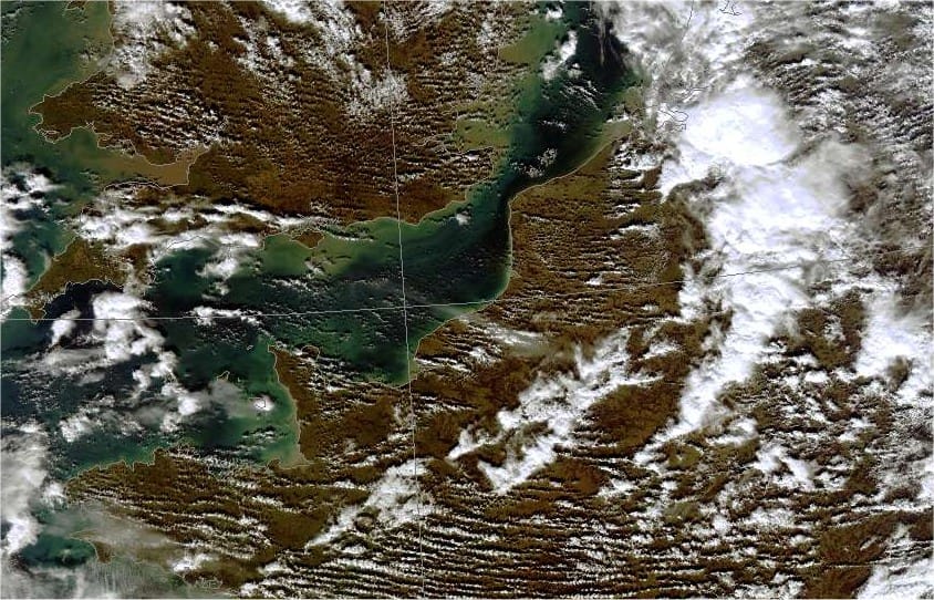 Ligne de grains active sur le nord de la France le 2 mars 2015 - MODIS Ligne de grains active sur le nord de la France le 2 mars 2015 - MODIS