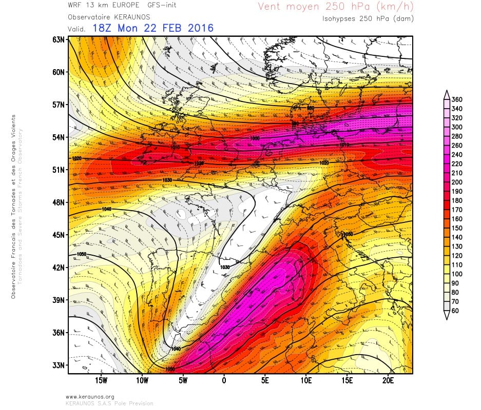 Vent moyen 250 hPa et Z250, le 22 février 2016 à 18h TU. Modèle WRF 13 km Europe, run du 22.02.2016 12Z. © KERAUNOS Vent moyen 250 hPa et Z250, le 22 février 2016 à 18h TU. Modèle WRF 13 km Europe, run du 22.02.2016 12Z. © KERAUNOS