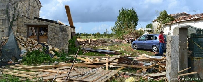 Dommages causés par la tornade EF2 de Sonnac (Charente-Maritime) le 16 septembre 2015. © KERAUNOS