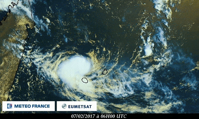 Plus de 800 mm de pluie sur le relief de la Réunion au passage de la  tempête tropicale Carlos - KERAUNOS, Observatoire français des tornades et  orages violents