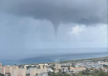 Une trombe marine s'échoue au sud de Bastia (Haute-Corse)