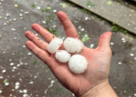 Un fort orage de grêle supercellulaire frappe Paris et sa région le 3 mai