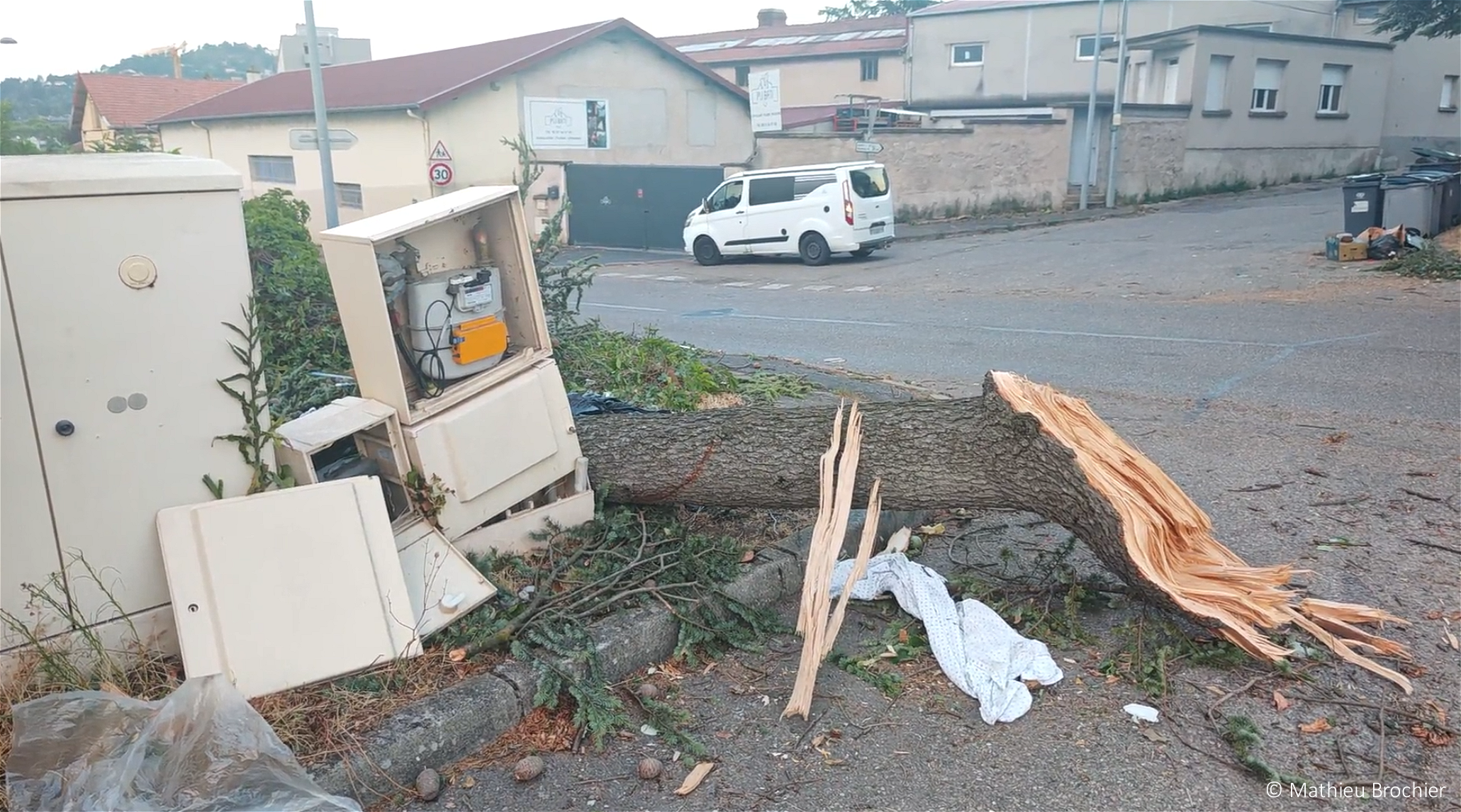 Tornade au nord de Saint-Etienne (Loire) ce jeudi 16 juillet