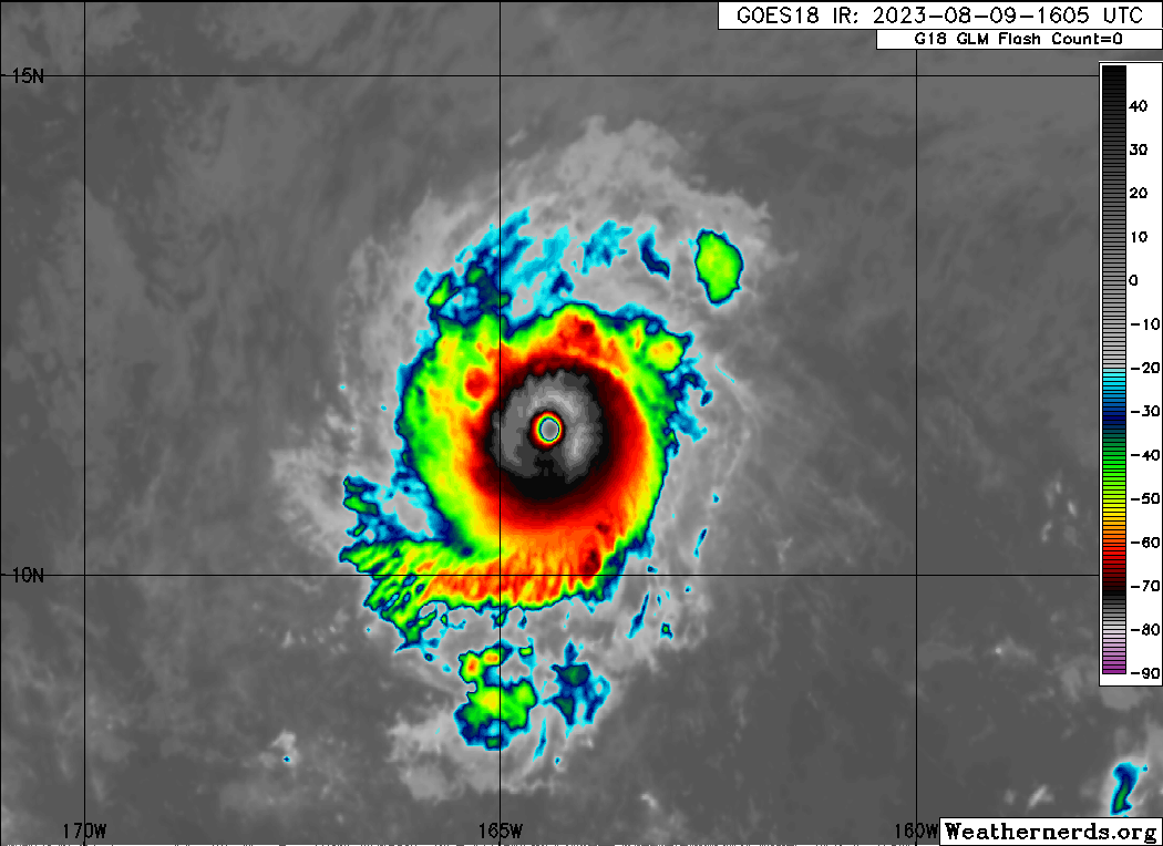 <p>L'ouragan Dora (catégorie 4) est actif depuis le tout début du mois d'août dans le Pacifique. Né dans le bassin est Pacifique, Dora devrait franchir la ligne de changement de date en tant qu'ouragan d'ici quelques jours. Deux autres ouragans l'ont déjà fait depuis début de l'ère satellite.</p>