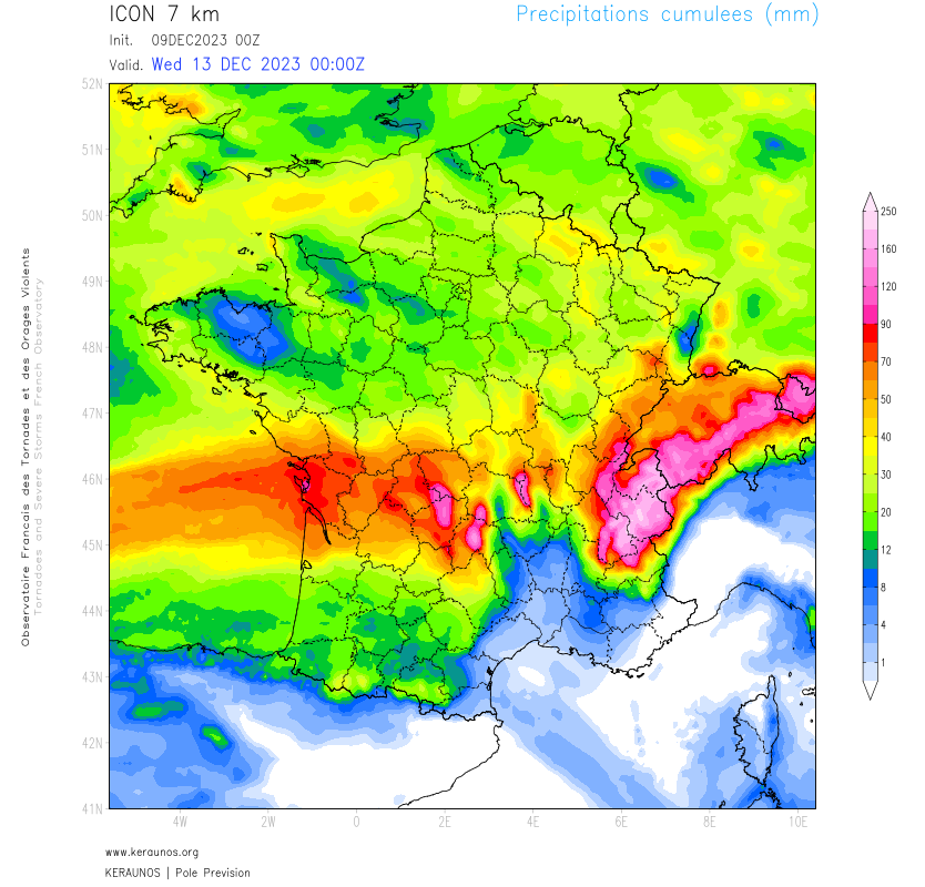 <p>Forts cumuls de précipitations attendus au sein d'un axe de forts contenus en eau précipitable du centre-ouest aux Alpes d'ici mardi soir. A surveiller de possibles crues avec la hausse de la limite pluie-neige en début de semaine sur le relief alpin.</p>