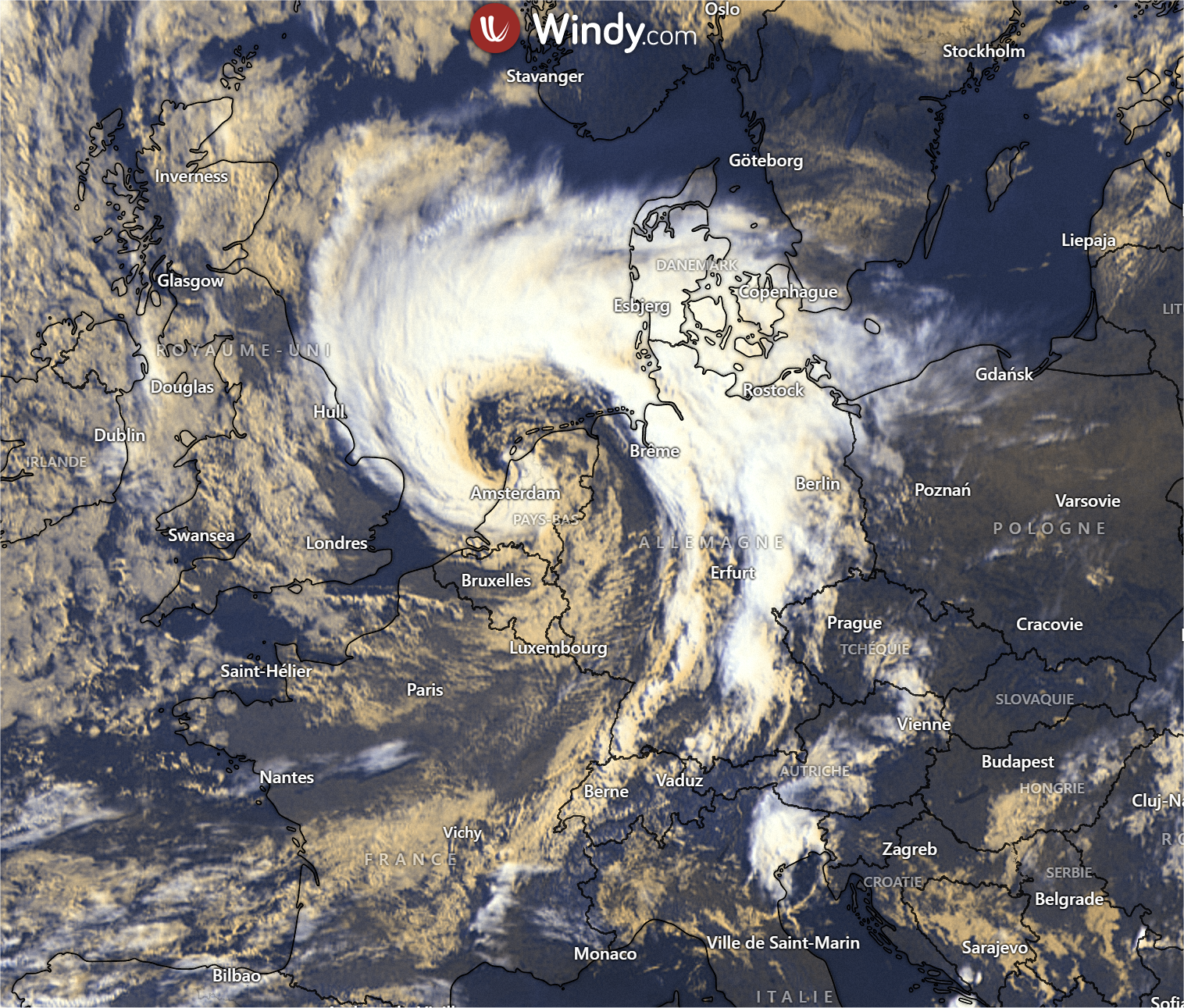 La temp&ecirc;te Poly va provoquer de violentes rafales &agrave; son passage sur les Pays-Bas et le nord de l'Allemagne en alerte rouge. Des orages seront associ&eacute;s &agrave; son passage. En France, quelques fortes rafales relev&eacute;es la nuit derni&egrave;re au passage du front froid (100 &agrave; 120 km/h loc).