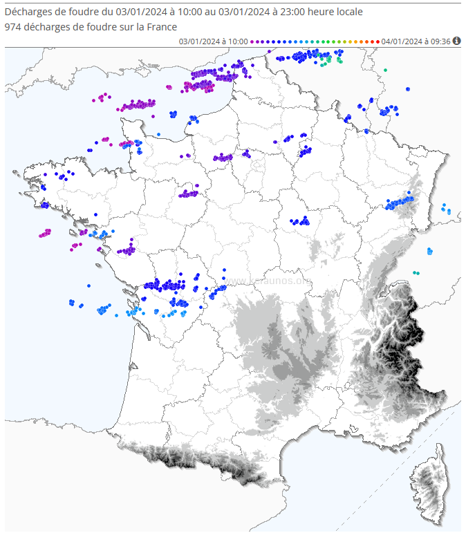 La tra&icirc;ne a &eacute;t&eacute; bien active sur la moiti&eacute; nord du pays hier mercredi, avec pr&egrave;s de 1000 &eacute;clairs observ&eacute;s en cours de journ&eacute;e. Les averses ont produit localement du gr&eacute;sil, voire de la petite gr&ecirc;le, ainsi que des intensit&eacute;s pluvieuses localement fortes, notamment entre Normandie, Picardie et Lorraine.