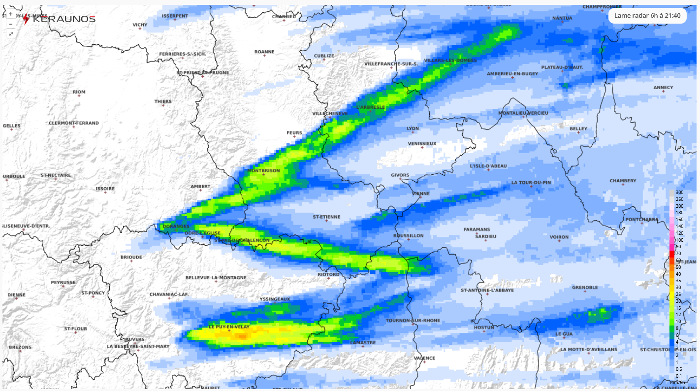 Les empreintes laiss&eacute;es par les trois principales supercellules de cette fin d'apr&egrave;s-midi sont bien visibles sur les lames d'eau (15 &agrave; 40 mm). Les corridors suivis par ces orages ont travers&eacute; la Haute-Loire, la Loire, le Rh&ocirc;ne et l'Ain.