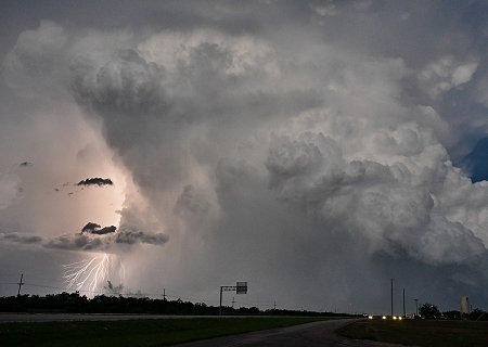 Campagne d'observation USA 2024 [3/5] : publication du troisi&egrave;me &eacute;pisode aujourd'hui avec le reportage photo r&eacute;alis&eacute; sur plusieurs supercellules observ&eacute;es entre Oklahoma et Texas, par Keraunos.