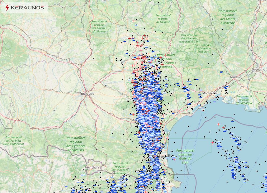 Plus de 13.000 &eacute;clairs ont &eacute;t&eacute; d&eacute;tect&eacute;s ce lundi : les orages ont &eacute;t&eacute; tr&egrave;s &eacute;lectriques en deuxi&egrave;me partie de journ&eacute;e notamment, avec un v&eacute;ritable mitraillage de foudre entre Pyr&eacute;n&eacute;es-Orientales et Tarn. De nNombreuses chutes de foudre de forte puissance ont &eacute;t&eacute; d&eacute;tect&eacute;es entre Aude et ouest de l'H&eacute;rault notamment.