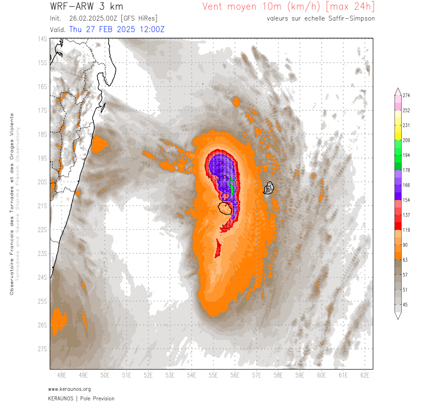 <p>La Réunion va passer en alerte orange pour un danger cyclonique attendu dans les 24h. Garance devrait impacter l'île demain. La modélisation d'ARW 3 km est alignée avec la prévision de trajectoire officielle. Ce modèle simule un équivalent catégorie 3 au nord de la Réunion au niveau de l'intensité.</p>