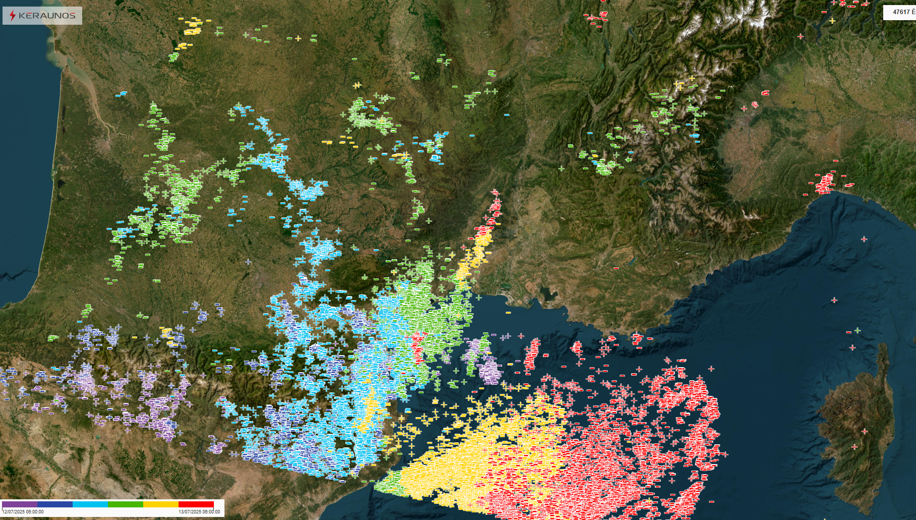 Sur la France ces derni&egrave;res 24h, ce sont plus de 12.000 impacts de foudre (nuage/sol) qui ont &eacute;t&eacute; enregistr&eacute;s dont seulement 10% de polarit&eacute; positive. Au total (y compris en mer), plus de 50.000 impacts ont &eacute;t&eacute; relev&eacute;s en 24h lors du transit de la goutte froide des Cantabriques vers le Golfe du Lion.