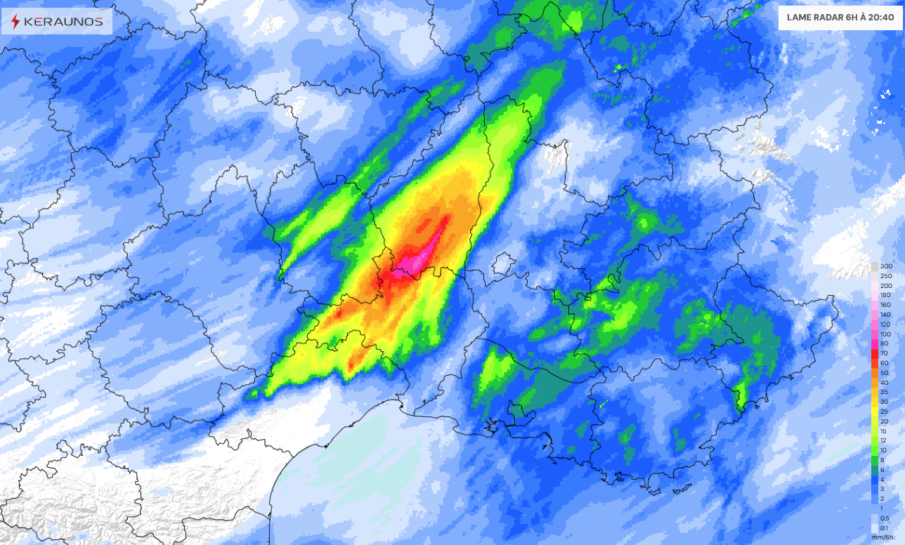 Les pluies sont fortes et deviennent orageuses entre Gard, Ardèche et Drôme actuellement. Les lames d'eau dépassent localement 100 mm en 6h en Ardèche (129,6 mm à Grospierre par exemple).