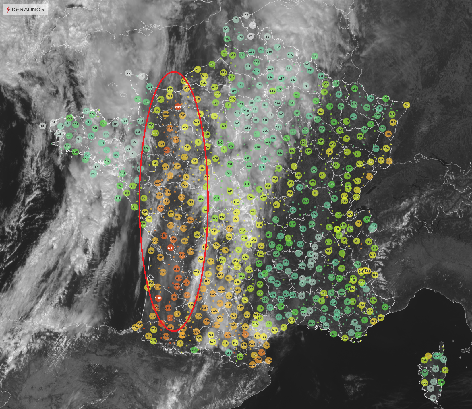 L'instabilit&eacute; s'accentue de l'Aquitaine &agrave; la Normandie en ce d&eacute;but d'apr&egrave;s-midi, au sein de la bande d'&eacute;claircies qui s'est constitu&eacute;e, et qui gagne du terrain vers l'est. 1000 &agrave; 1500 J/kg de CAPE &agrave; 14h15 sur cet axe. Les orages devraient s'initier dans cette zone d'ici ce soir.