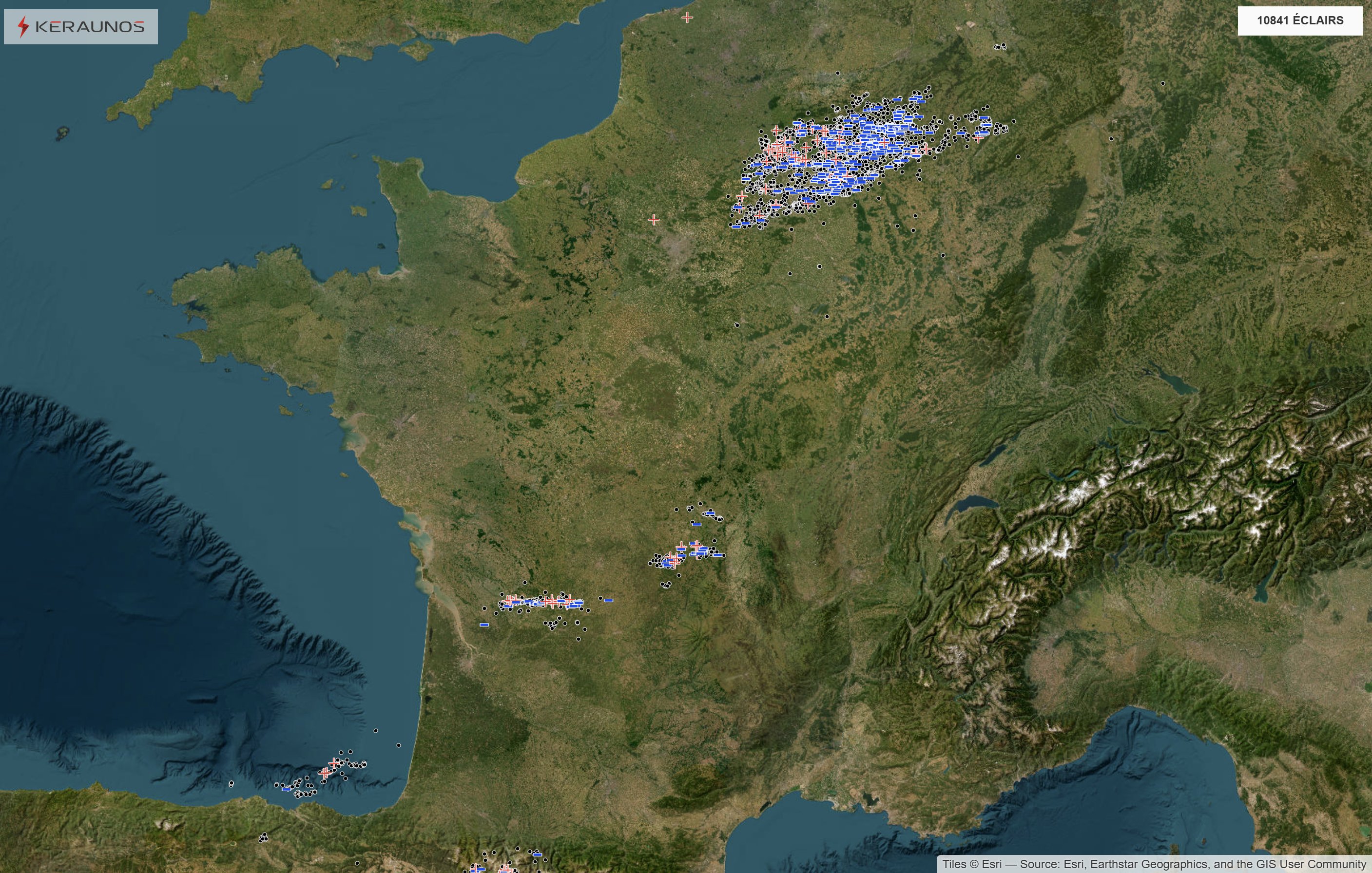A 0h UTC, plus de 10 000 &eacute;clairs ont &eacute;t&eacute; d&eacute;tect&eacute;s sur la France pour la journ&eacute;e du 18 avril, avec forte activit&eacute; intranuageuse. Plus de 500 impacts de foudre relev&eacute;s, avec forte composante de polarit&eacute;s n&eacute;gatives pr&egrave;s de la fronti&egrave;re belge notamment.