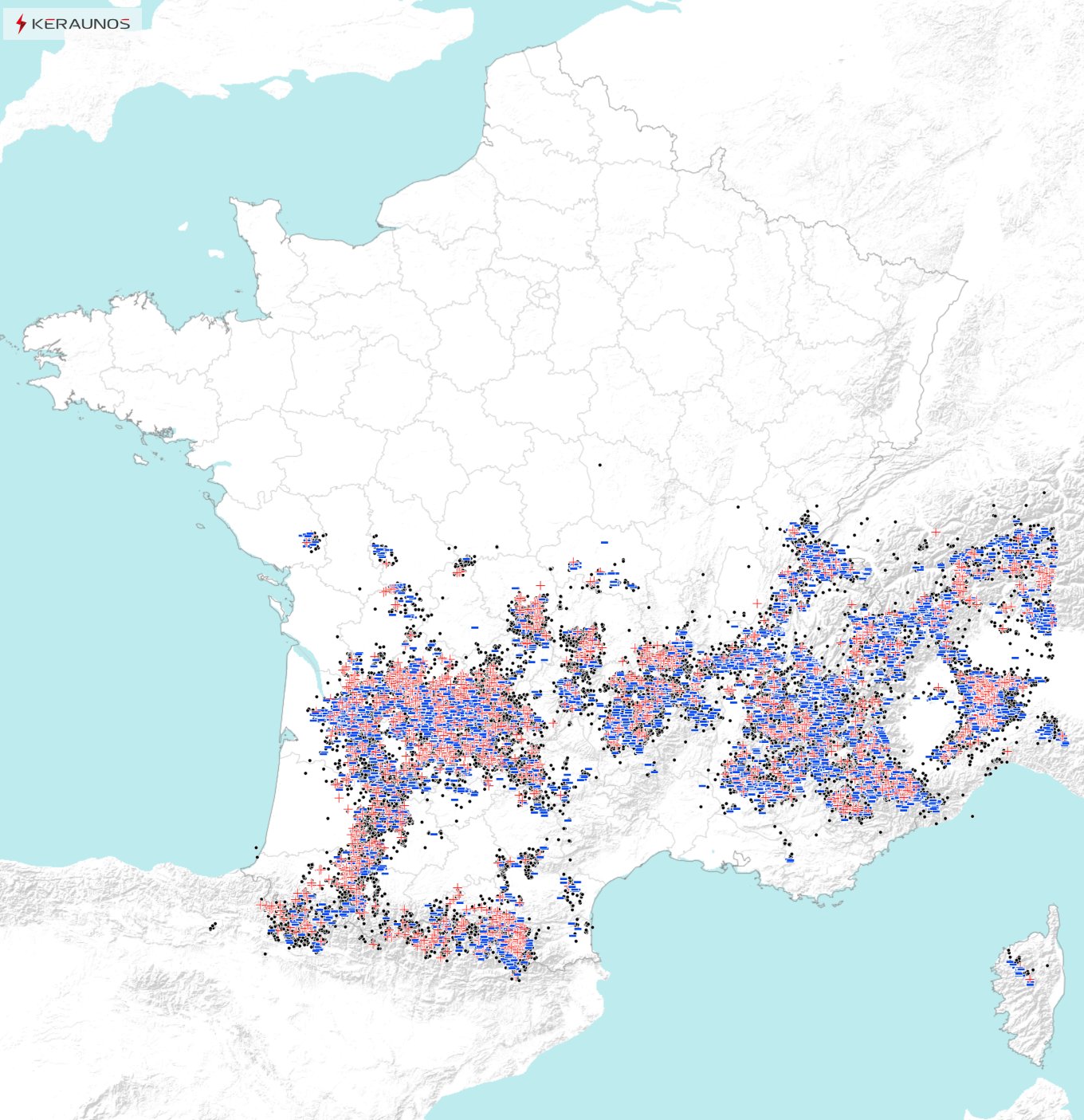 Activit&eacute; &eacute;lectrique soutenue sur le sud du pays ce 10 juillet avec de nombreux impacts positifs sur le sud-ouest. 64 000 &eacute;clairs relev&eacute;s au total, dont 7800 impacts de foudre. L'impact le plus puissant a frapp&eacute; Brantome en Dordogne avec une intensit&eacute; proche de 250 kA.