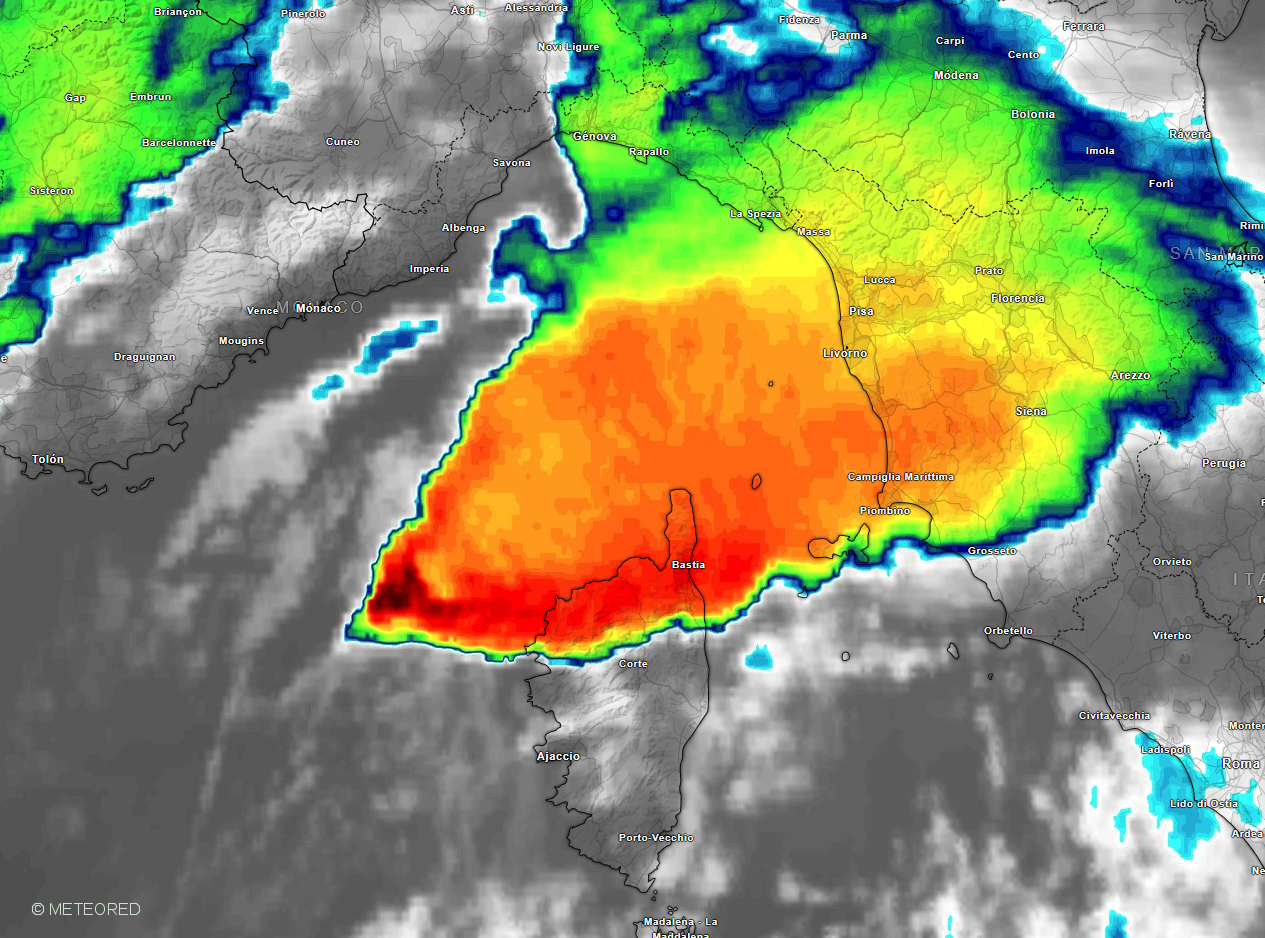 Le syst&egrave;me orageux en V s'appr&ecirc;te &agrave; aborder le nord-ouest de la Corse. Des rafales de vent > 80 km/h et de la gr&ecirc;le sont d&eacute;tect&eacute;es au c&oelig;ur du syst&egrave;me. Risque d'orage fort &agrave; son passage.