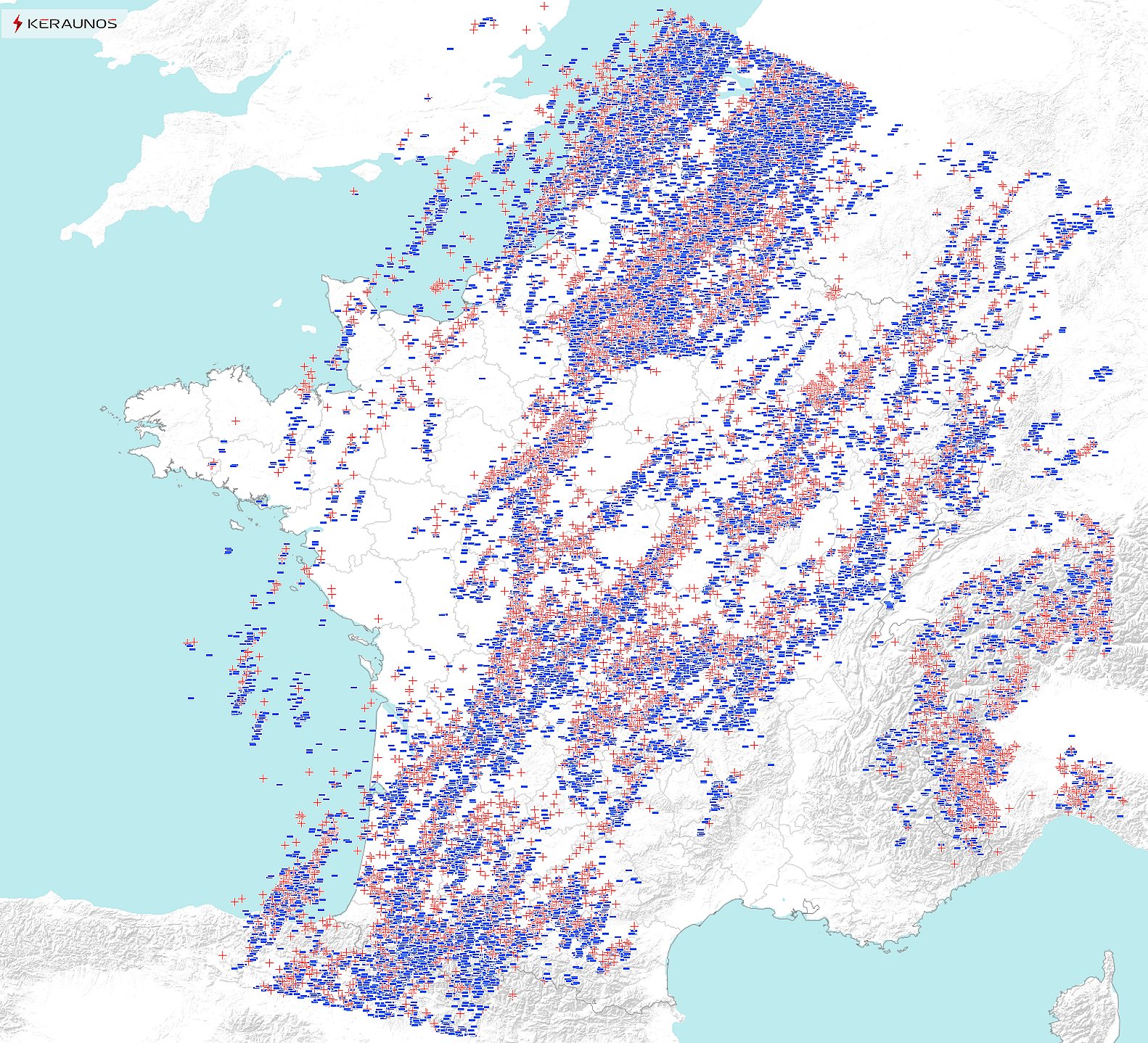 Ce week-end des 27/28 juin a &eacute;t&eacute; tr&egrave;s orageux avec pr&egrave;s de 28.000 impacts de foudre nuage/sol (sur les 250 000 &eacute;clairs relev&eacute;s). On distingue sur la carte des impacts les empreintes foudre de certaines supercellules, d&eacute;viant de mani&egrave;re caract&eacute;ristique du flux g&eacute;n&eacute;ral SSO/NNE.