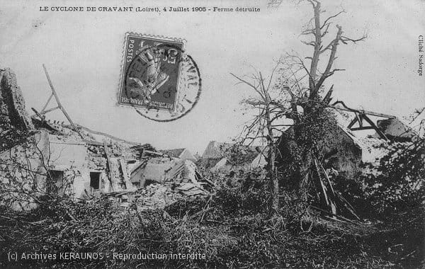 CRAVANT (Loiret) - Une ferme après la tornade du 4 juillet 1905