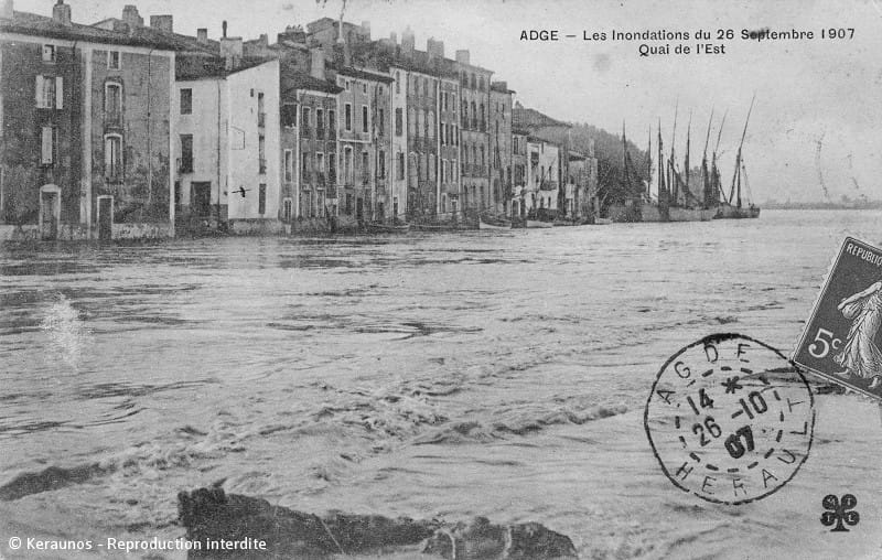 AGDE (Hérault) - Crue de l'Hérault du 26 septembre 1907. Quai de l'Est (actuel quai Commandant Mages). © Keraunos