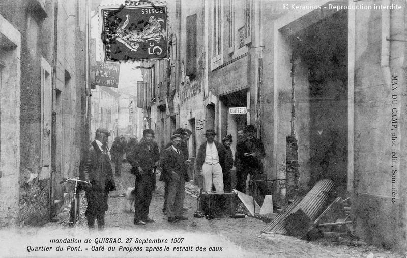 QUISSAC (Gard) - Vidourlade du 27 septembre 1907. Rue du Pont après le retrait des eaux. © Keraunos