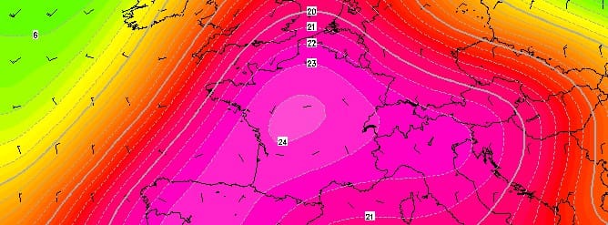 Température et vent à 850 hPa le 10 août 2003 à 20h locales. Réanalyse NCEP 2,5°. (c) KERAUNOS