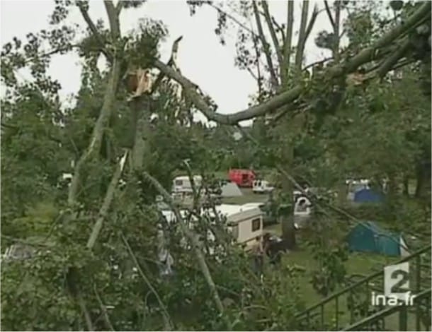 Conséquences des orages du 15 juillet 2003 en Maine-et-Loire. (c) ina.fr