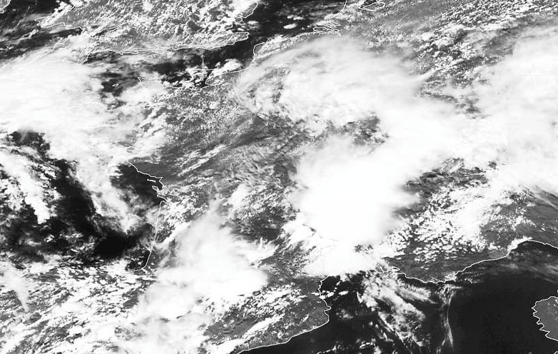 Image satellite du 17 août 2004 à 14h locales. (c) Météosat