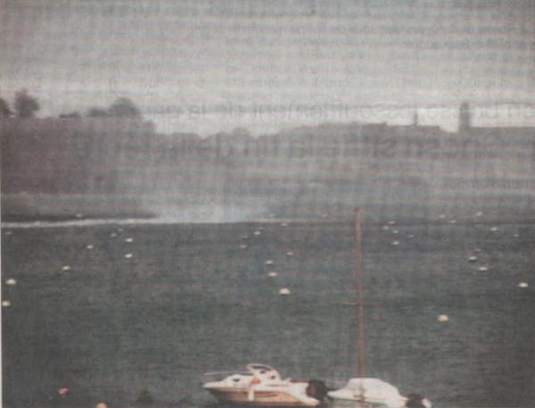 Tornade EF1 de Dinard (Ille-et-Vilaine) du 25 novembre 2005 - Vue de la tornade lorsqu'elle est au stade de trombe marine (c) Ouest-France