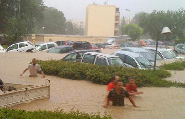 Inondations dans le centre de Draguignan (photographie AFP)