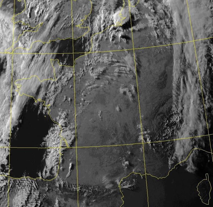 Image satellite canal visible du 7 juin 2014 à 20h locales. Supercellule entre Belgique et Pays-Bas, formée deux heures plus tôt sur le Nord - Pas de Calais. (c) Météosat
