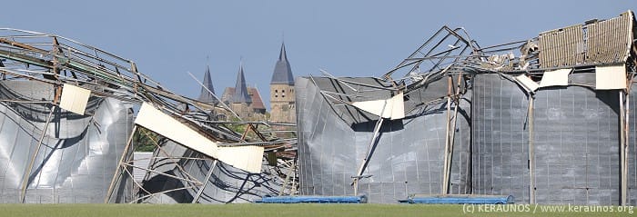 Silos pulvérisés par un 