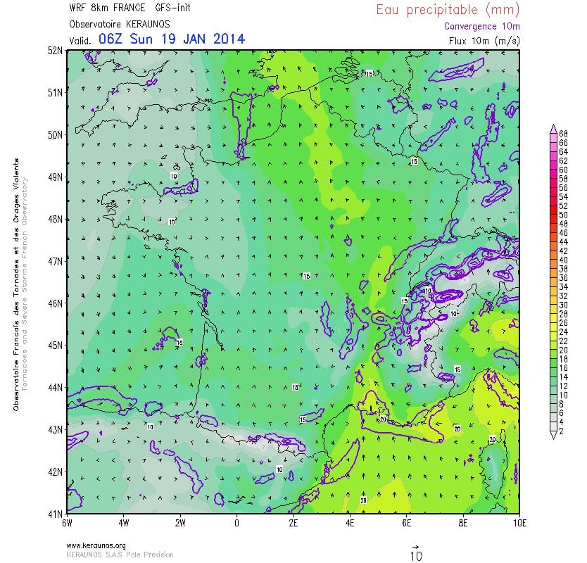 Eau précipitable et convergence 10m, le 19 janvier 2014, à 07h locales. Modèle WRF 8 km France. Run du 18.01.2014 12Z. (c) KERAUNOS