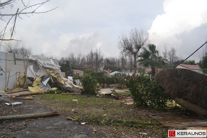Tornade EF2 à Sérignan (Hérault) le 28 novembre 2014. © Keraunos / D. Dumas Tornade EF2 à Sérignan (Hérault) le 28 novembre 2014. © Keraunos / D. Dumas