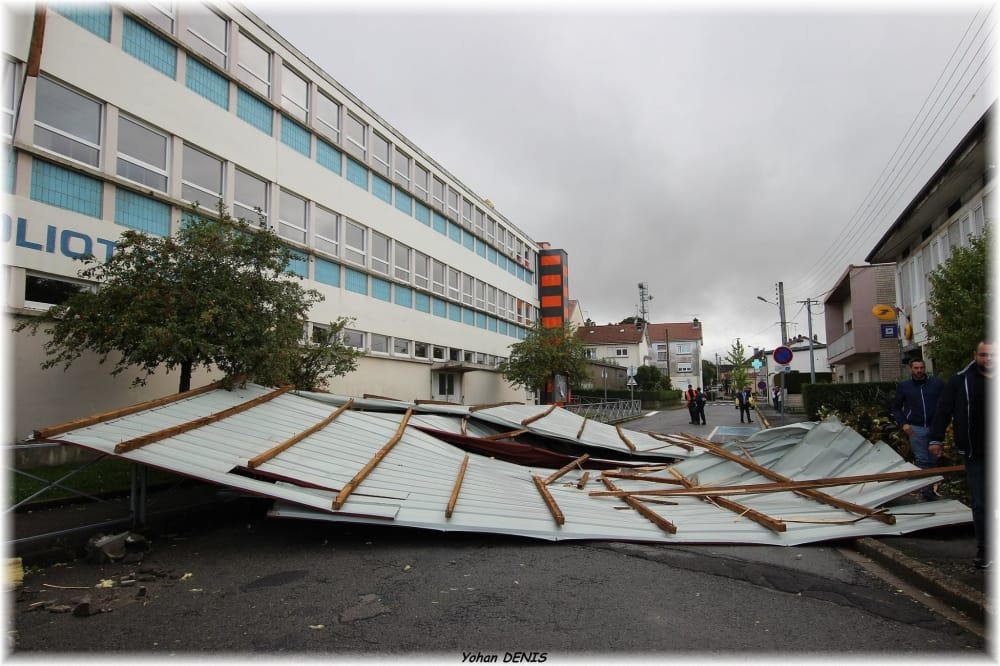 Dégâts dus au vent le 16 septembre - Toiture de l'école Joliot-Curie à Villerupt (54) - Yohann Denis