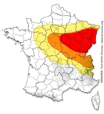 Prévision du risque d'orage pour la journée du 13 mai 2015. Bulletin de prévision et d'alerte émis le 13 mai 2015 à 08h locales. © KERAUNOS