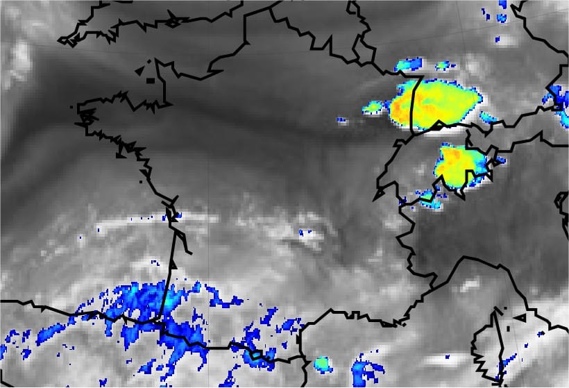 Image satellite canal infrarouge colorisée du 13 mai 2015 à 20h00 locales. (c) Eumetsat
