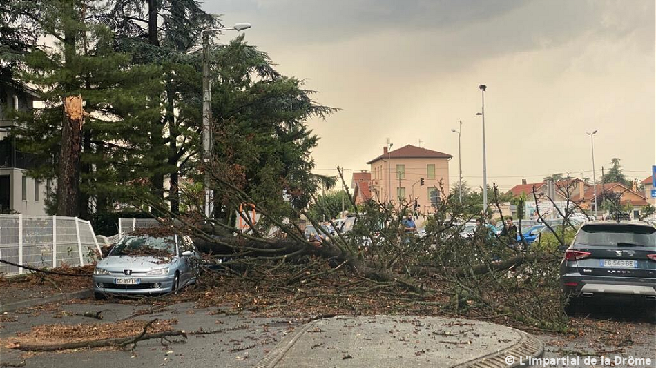 Macrorafale d'intensité modérée (D2) entre l'Ardèche et la Drôme le 29 juillet 2023