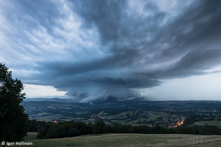 Macrorafales d'intensité modérée (D2) de l'Ain à la Haute-Savoie le 24 juillet 2023