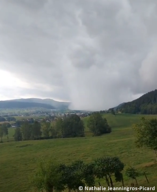 Macrorafales de très forte intensité (D4) entre le Val de Morteau (France) et la Chaux-de-Fonds (Suisse) le 24 juillet 2023