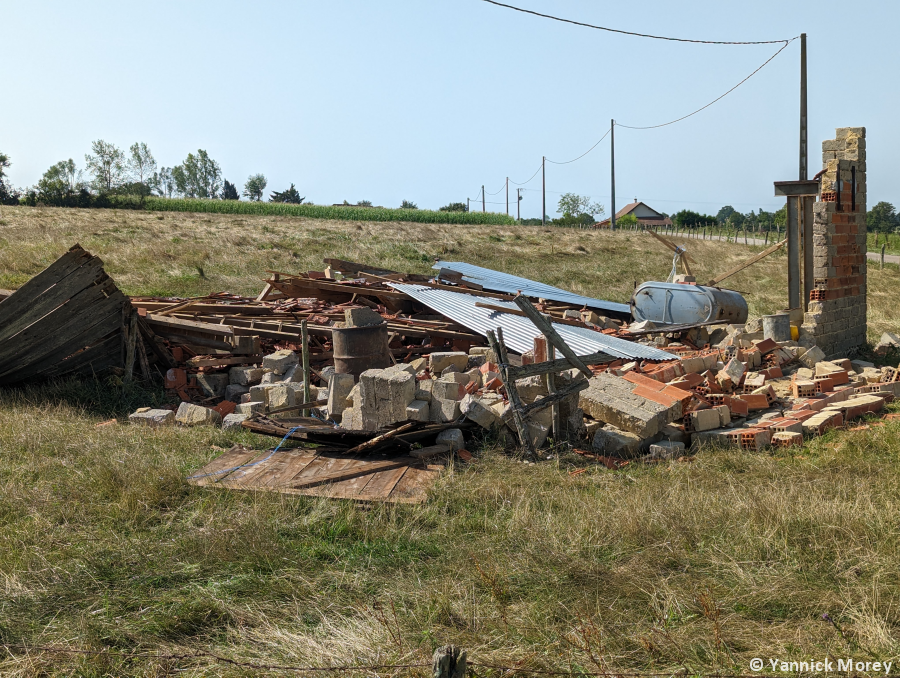 Macrorafales d'intensité modérée (D2) de la Saône-et-Loire au Doubs le 15 juillet 2023