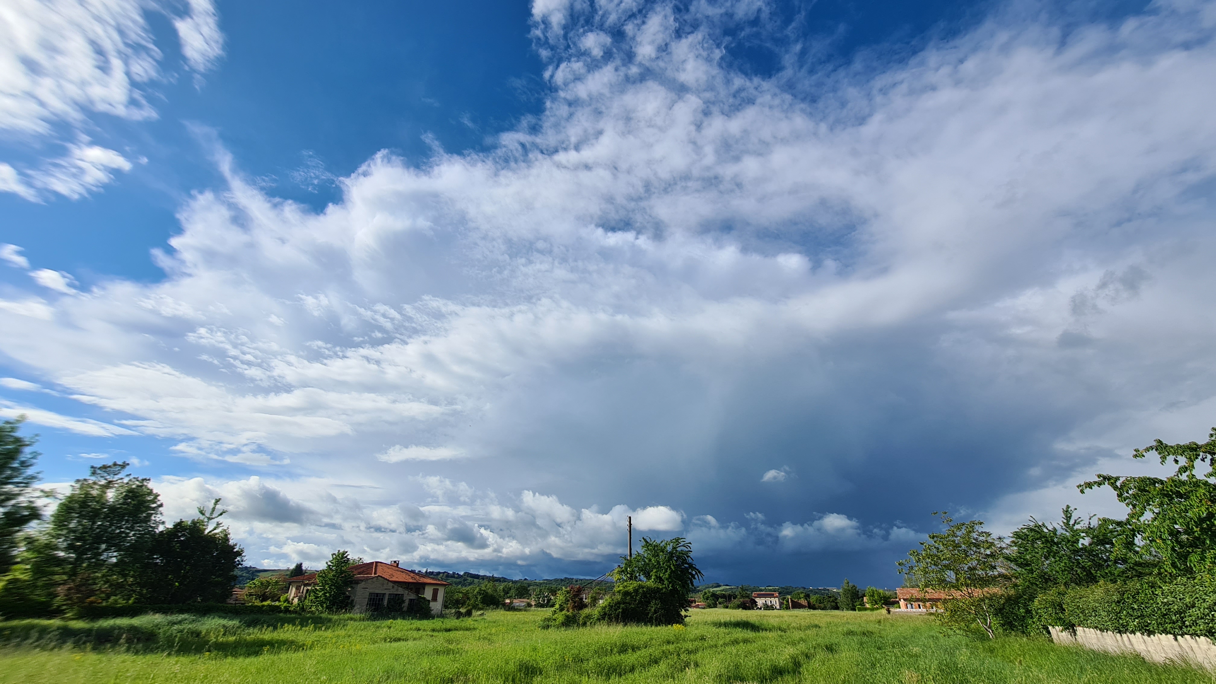 Photo de l'orage qui a généré de fortes pluies sur l'albigeois dans le 81 pendant près de 30min ! - 12/05/2023 00:00 - Thibault Tarroux