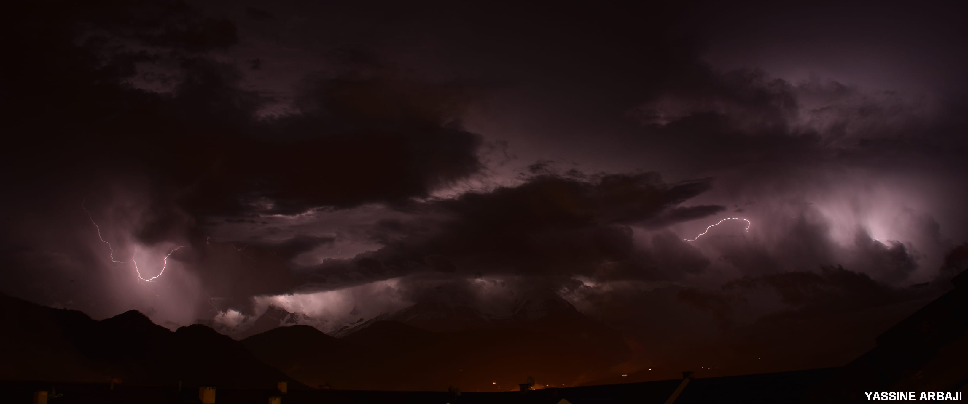 Ambiance orageuse sur le massif du Mont Blanc - 02/06/2022 02:15 - Yassine Arabji