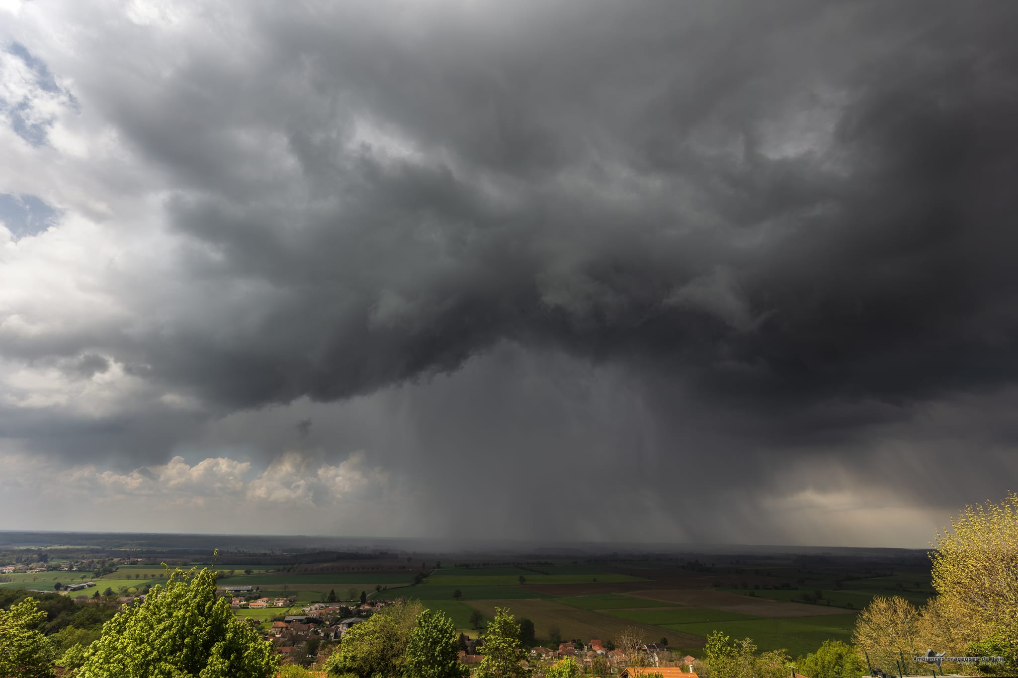 cellule orageuse dans un ciel de traine - 02/05/2021 13:18 - brice volo