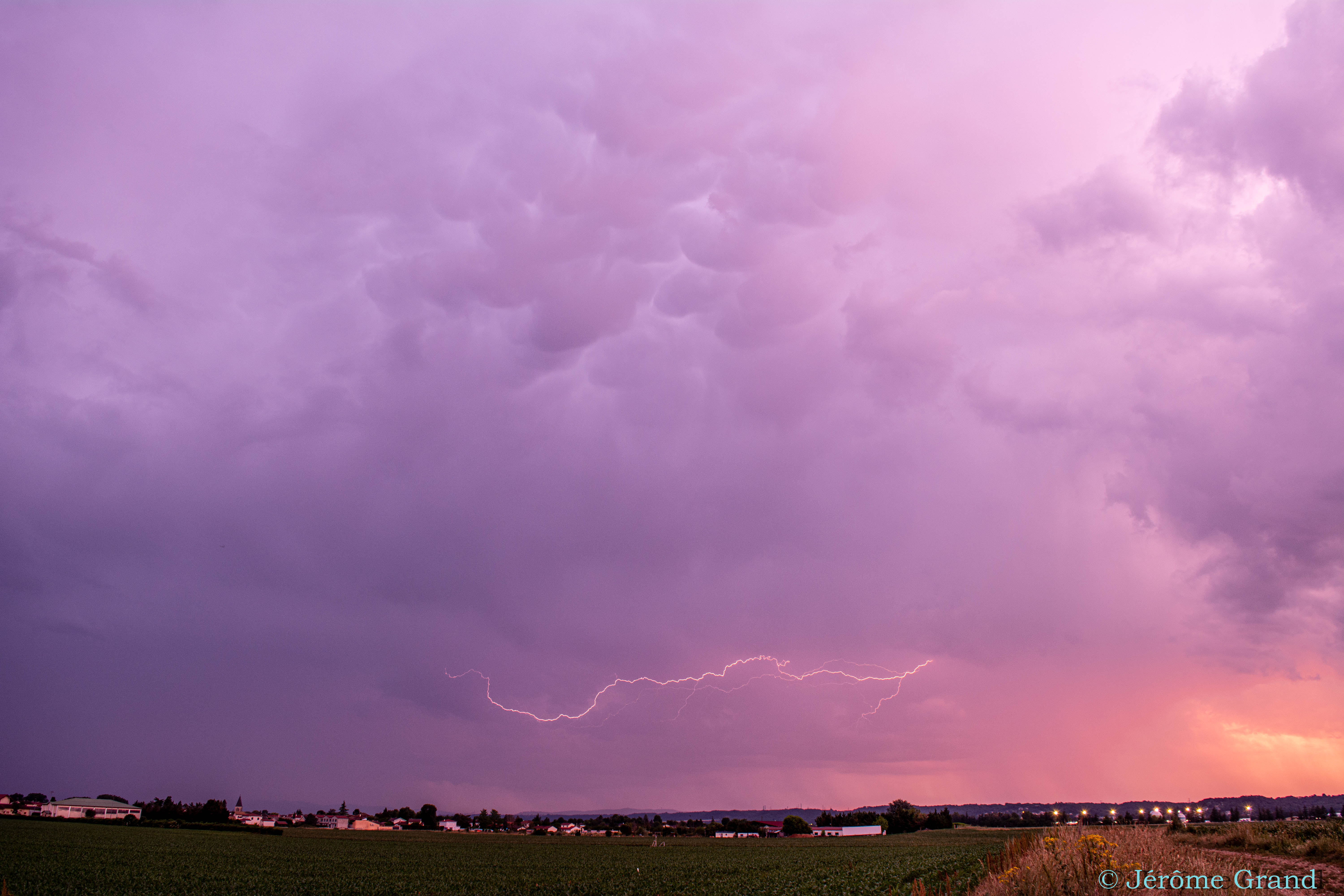 Orage sur la région Lyonnaise vue de la plaine de l'Ain - 03/06/2023 21:05 - Jérôme Grand